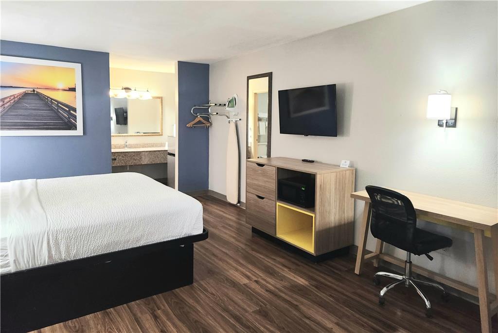 Days Inn by Wyndham Portland Corpus Christi - photo 10
