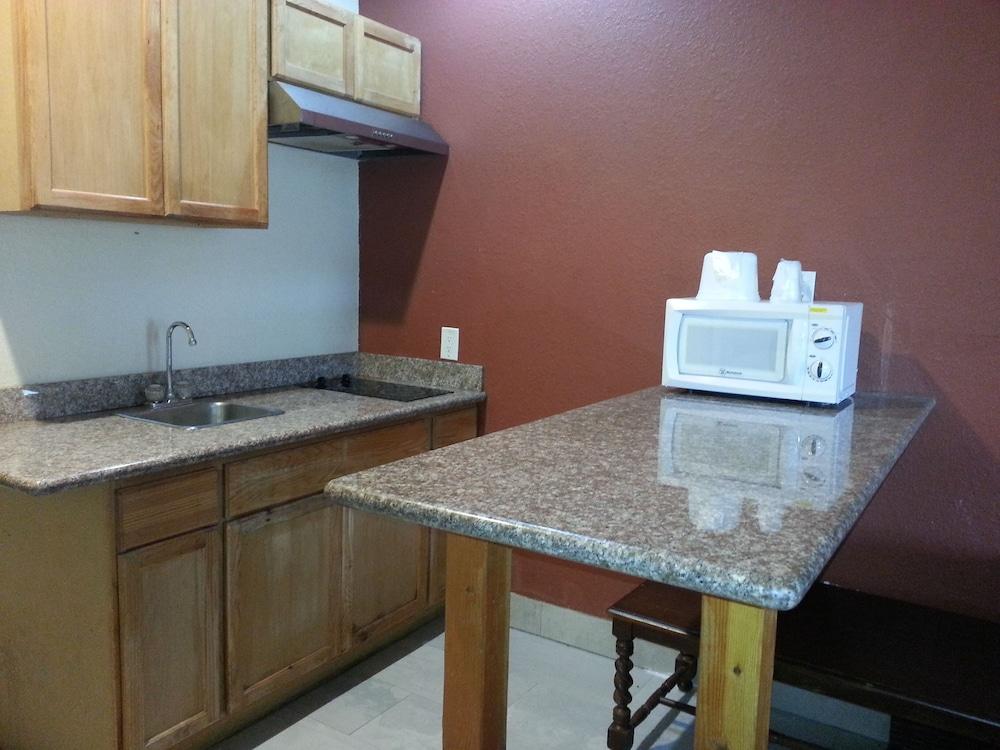 Scottish Inns and Suites Iah Airport West Houston - photo 22