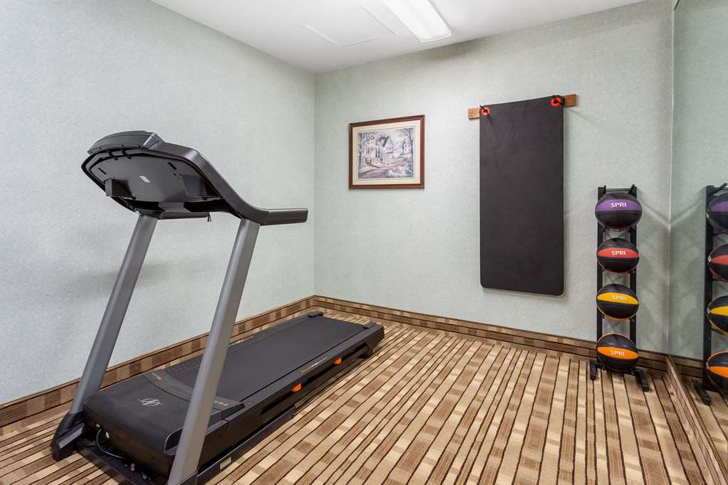 Baymont by Wyndham Queensbury Lake George - photo 8