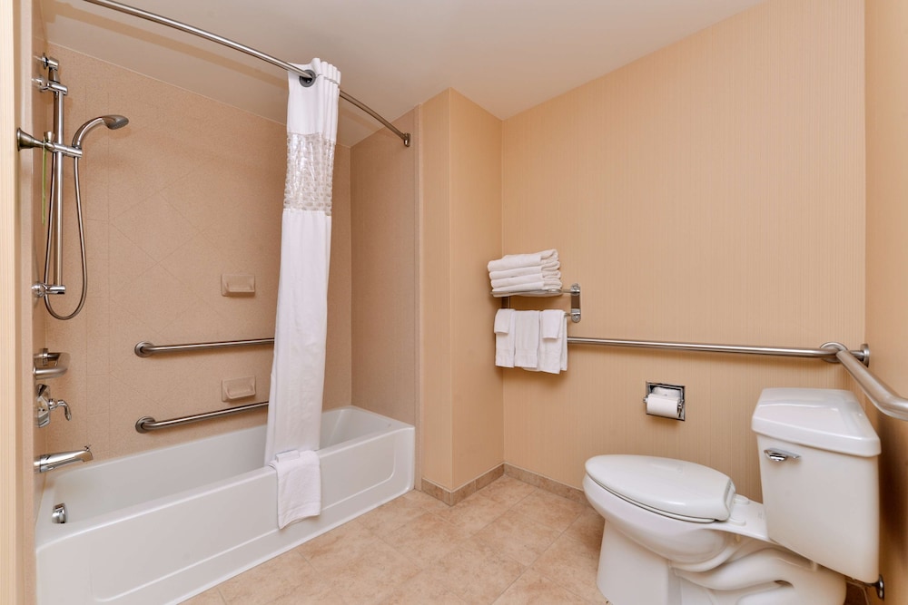 Hampton Inn Evanston - photo 26