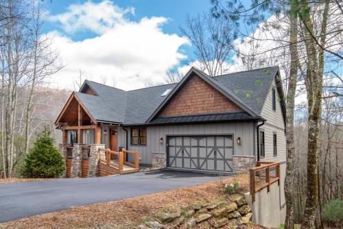 Canopy Creek Connestee Falls in Brevard, United States