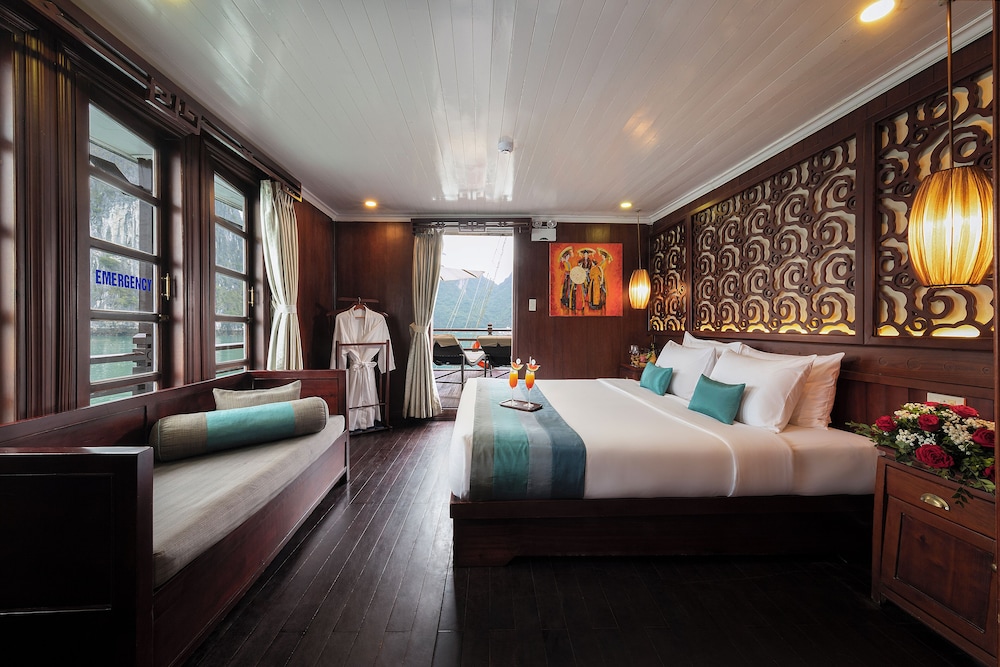 Bhaya Cruises — 4-Star Luxury Hotel in Ha Long, Vietnam