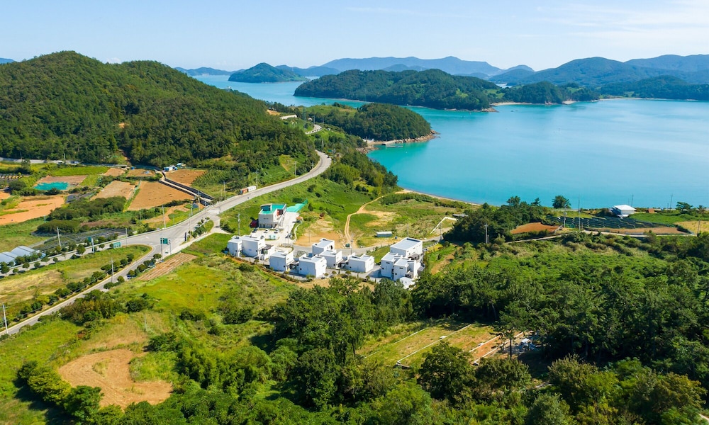 Baekya Pool Villa & Kids — 4-Star Luxury Hotel in Yeosu, South Korea