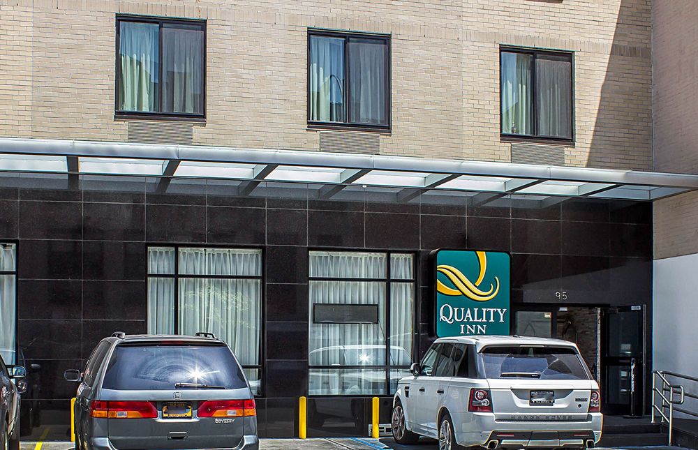 Pitkin Hotel in Brooklyn, United States