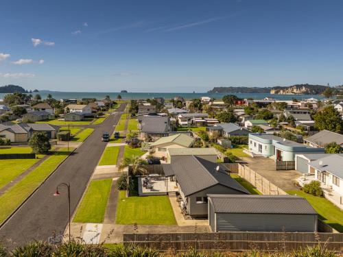 Seabreeze Surf House Whitianga Escape — 4-Star Luxury Hotel in Whitianga, New Zealand