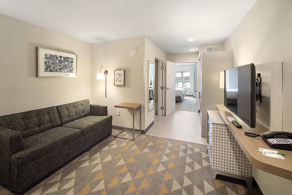 Holiday Inn & Suites Decatur Forsyth by IHG - photo 16