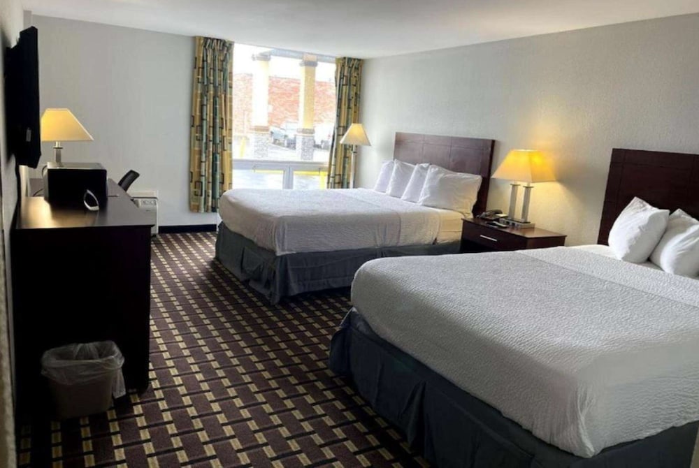 Days Inn by Wyndham Fort Wright Cincinnati Area - photo 20