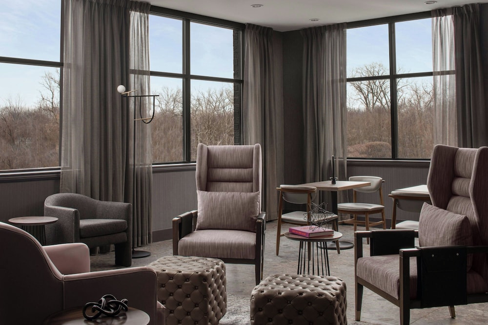 Renaissance Chicago North Shore Hotel - photo 54