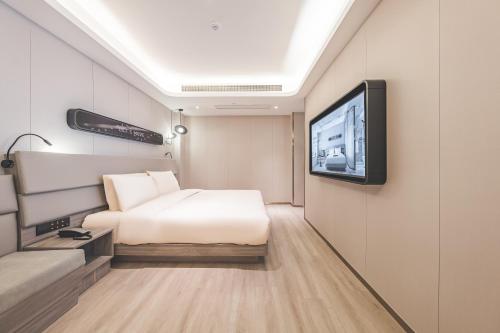 Motel 168 Chengdu Kuanzhai Lane — hotel in Qingyang