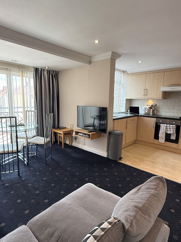 Granada Apartments Queens Mansions — 4-Star Luxury Hotel in Blackpool, United Kingdom