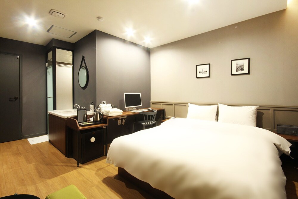 No 25 Changwon Myeongseo - last minute hotel in Changwon