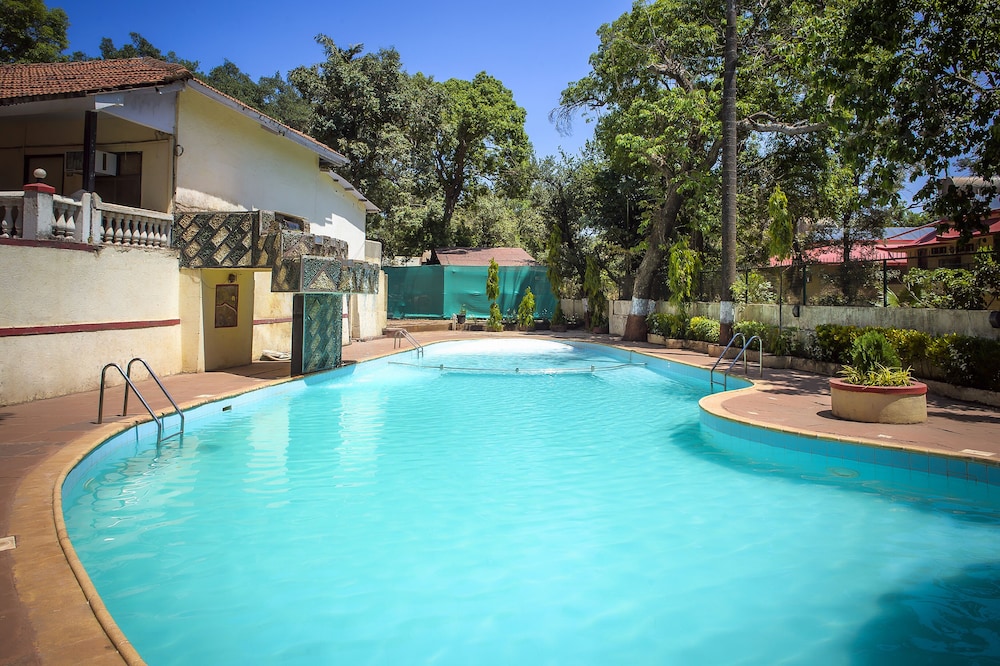 Adamo the Village — hotel in Panvel