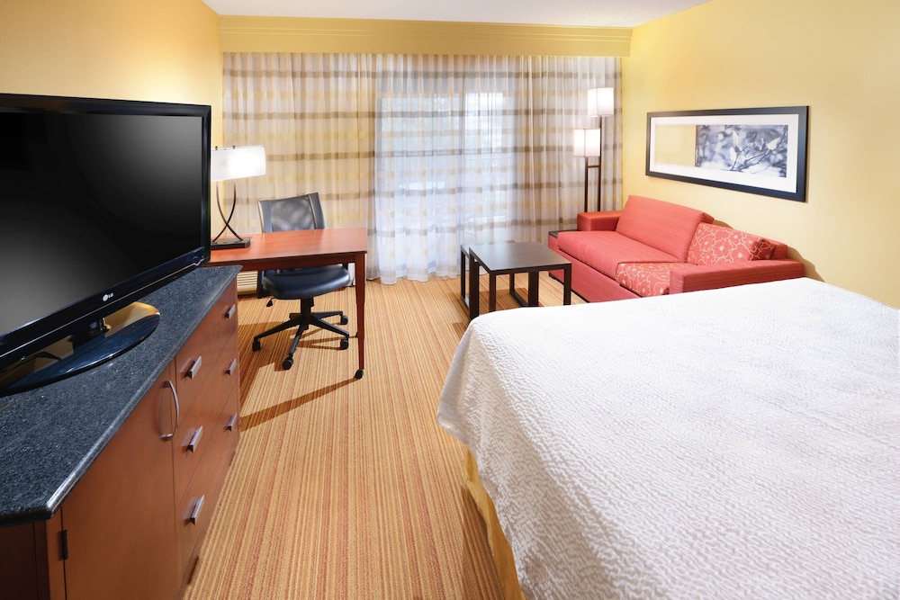 Courtyard by Marriott Dallas Plano in Legacy Park - photo 7