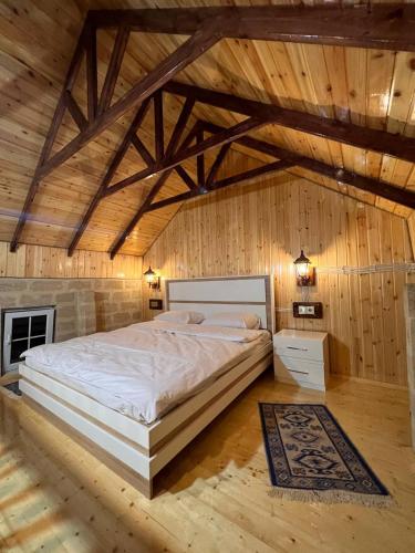 Super 8 Pratt - carbon neutral hotel in Unknown City
