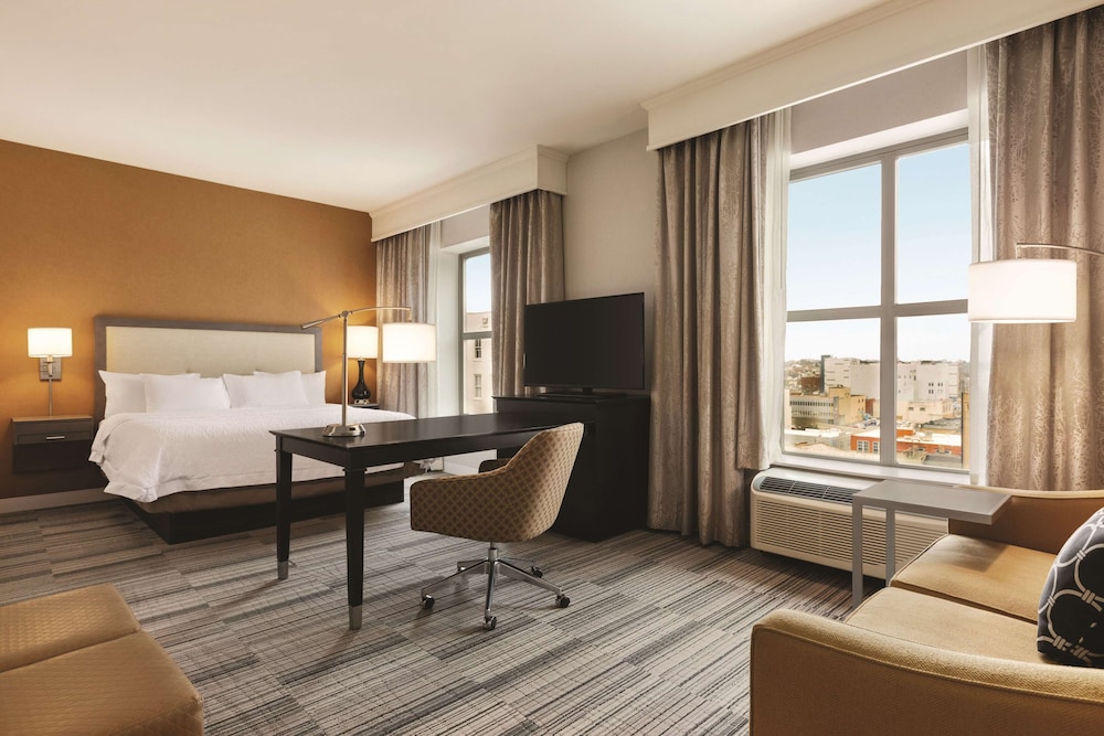 Hampton Inn & Suites Roanoke Downtown - photo 12