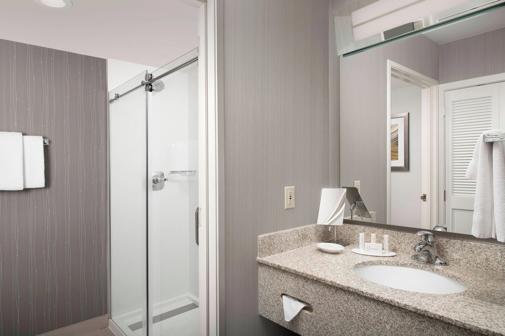 Courtyard By Marriott Portland Hillsboro - photo 12