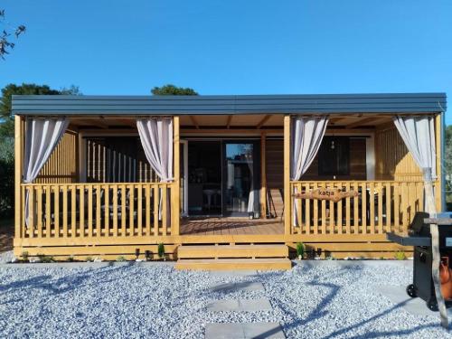 Mobile Home Katja — 4-Star Luxury Hotel in Medulin, Croatia