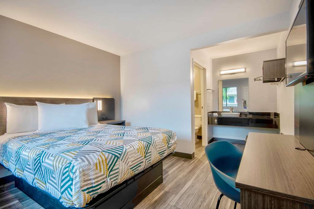 Motel 6 Marina CA Monterey - photo 26