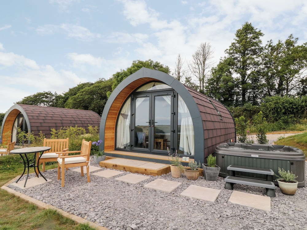 Ash - carbon neutral hotel in Saltash