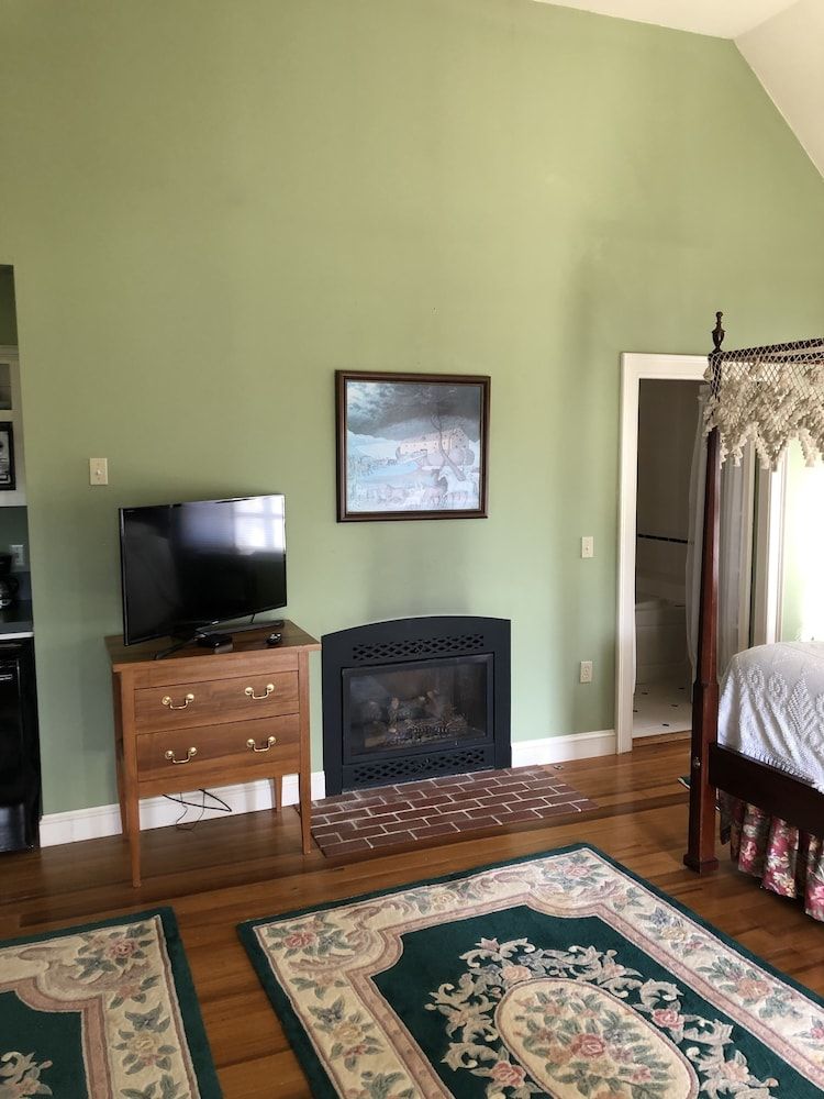 War Hill Inn - photo 12
