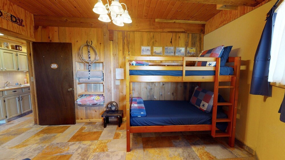 Juniper Ridge Family Cabin — Blanding — photo 5