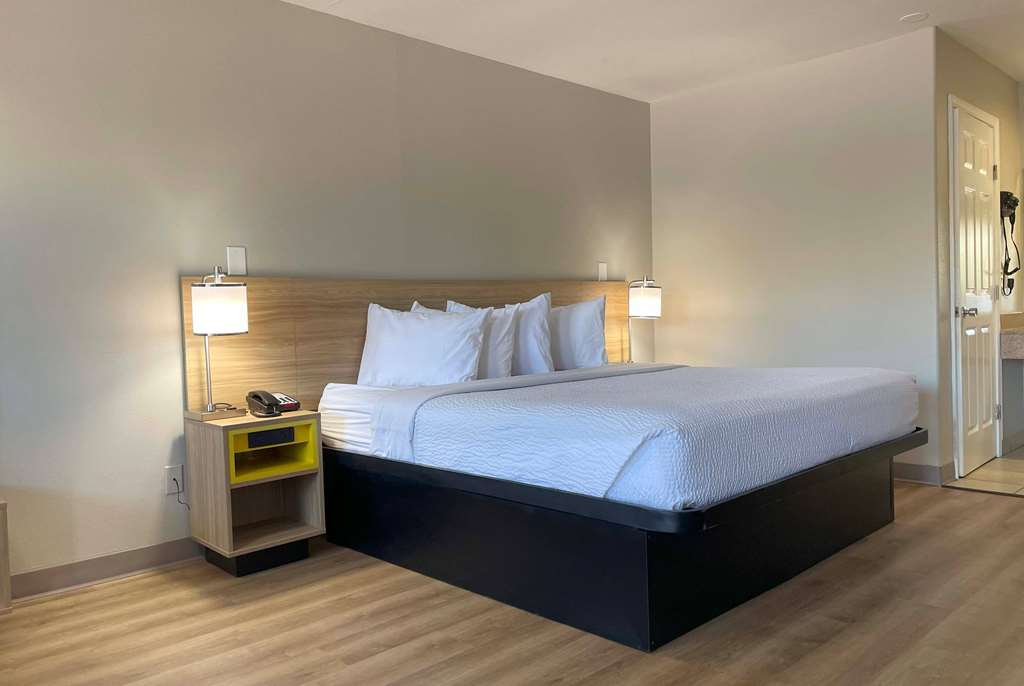 Days Inn by Wyndham Temple - photo 5