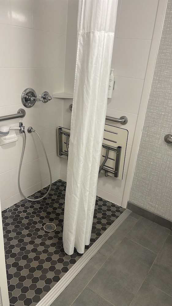 Hampton Inn Cumming - photo 18