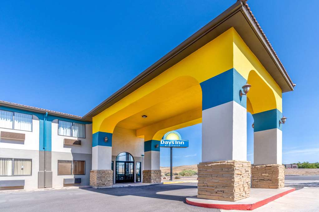 Days Inn by Wyndham Los Lunas - photo 4