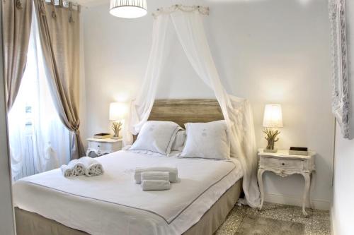 Appartamenti Corte dell'Arancio — 4-Star Luxury Hotel in Lucca, Italy