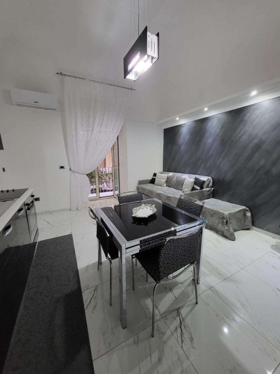 La Casetta di Gelsomina Centro storico 4 pax — 4-Star Luxury Hotel in Naples, Italy
