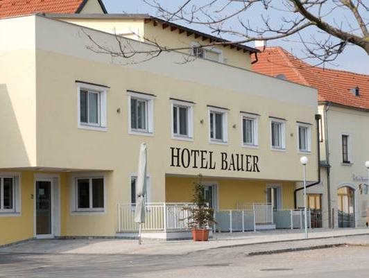Hotel Bauer - carbon neutral hotel in Rauchenwarth