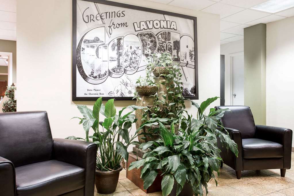 Super 8 by Wyndham Lavonia - photo 2