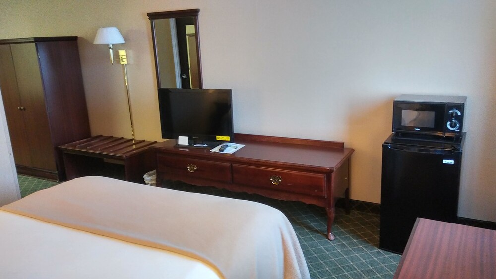 Briarwood Inn of Sparta - photo 21