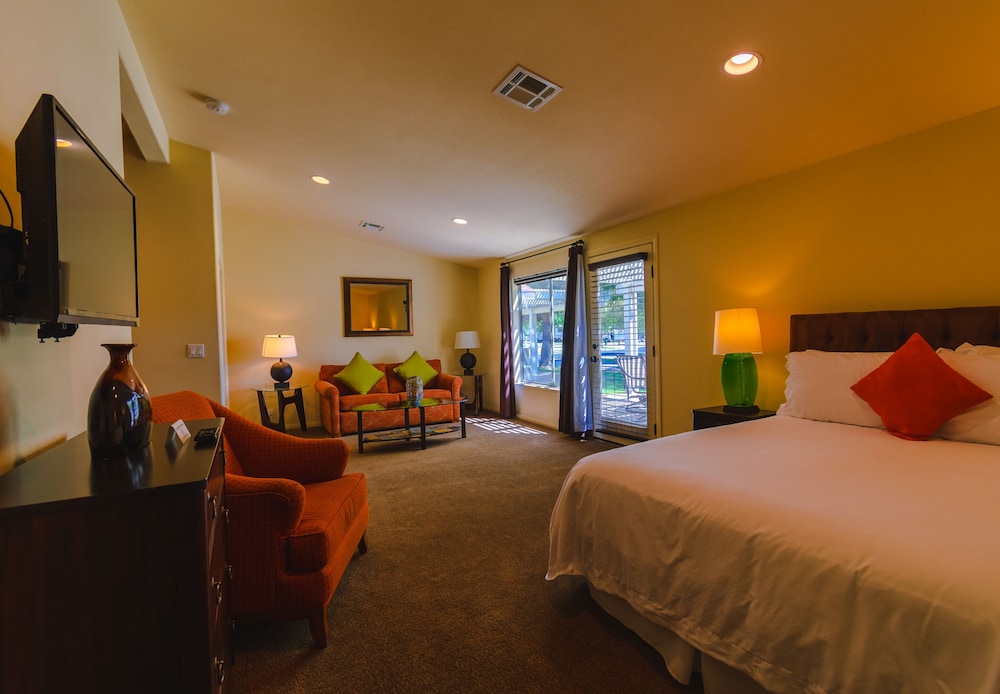 The Villas at Emerald Desert RV Resort - photo 11