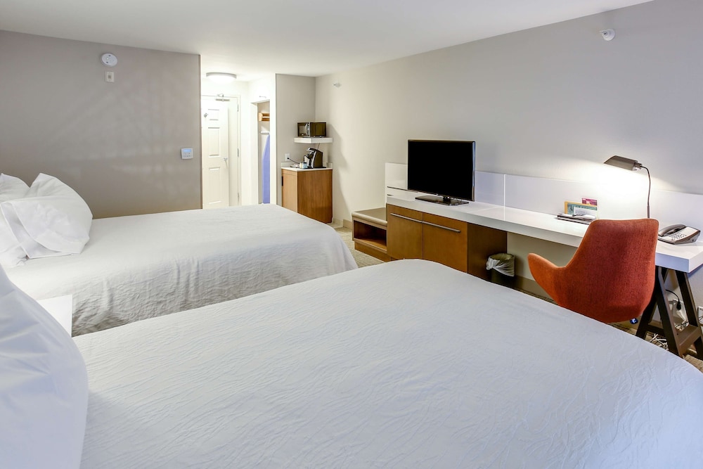 Hilton Garden Inn Ames - photo 10