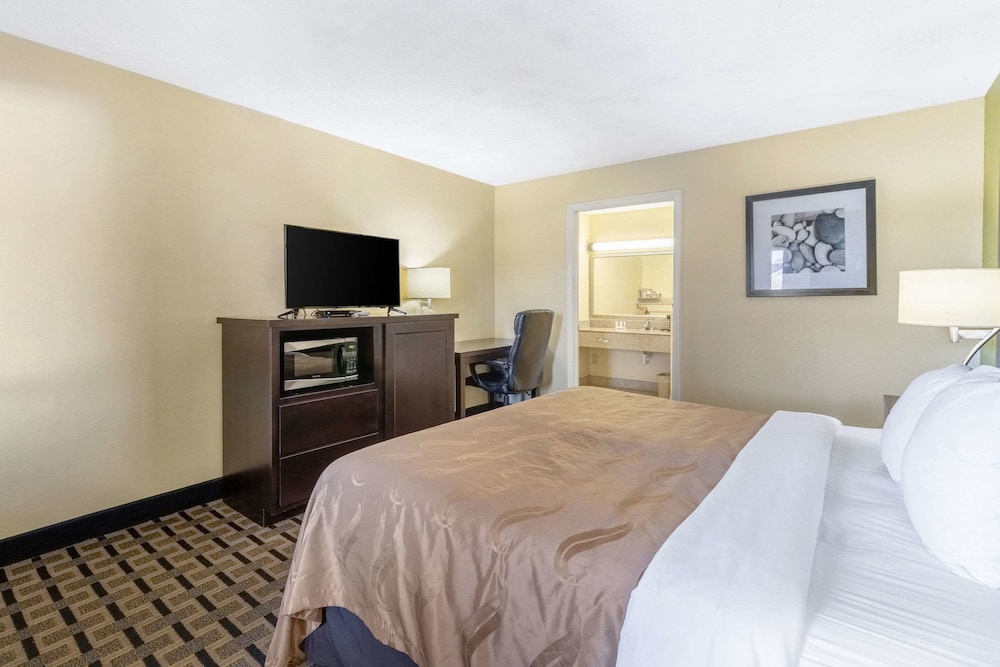 Quality Inn Franklin Cool Springs Area - photo 6