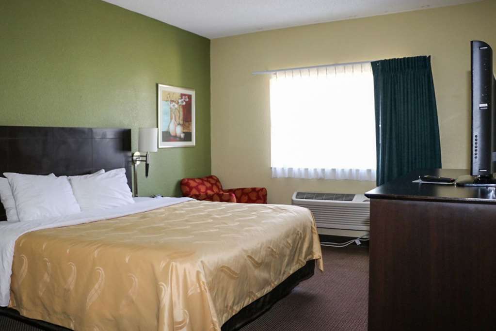 Quality Inn Evansville Eastland Area - photo 15