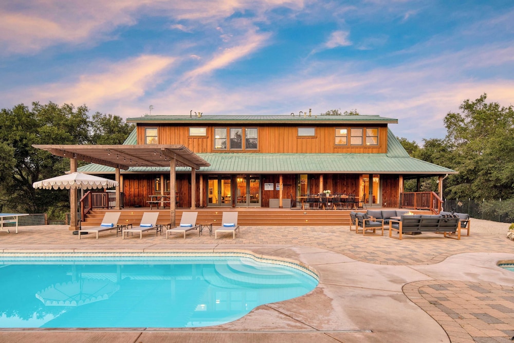 Dolcetto by AvantStay Wine Country Mansion Minutes from Vineyards in Paso Robles, United States