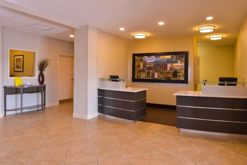 Candlewood Suites Bloomington Normal - photo 13