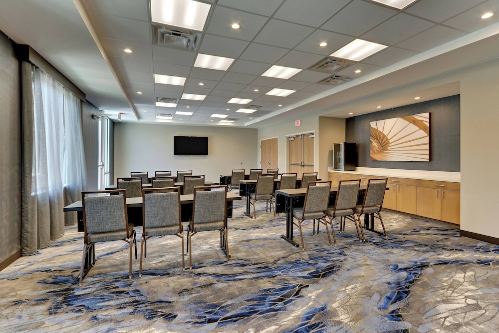 Fairfield Inn & Suites by Marriott Dallas Love Field - photo 27
