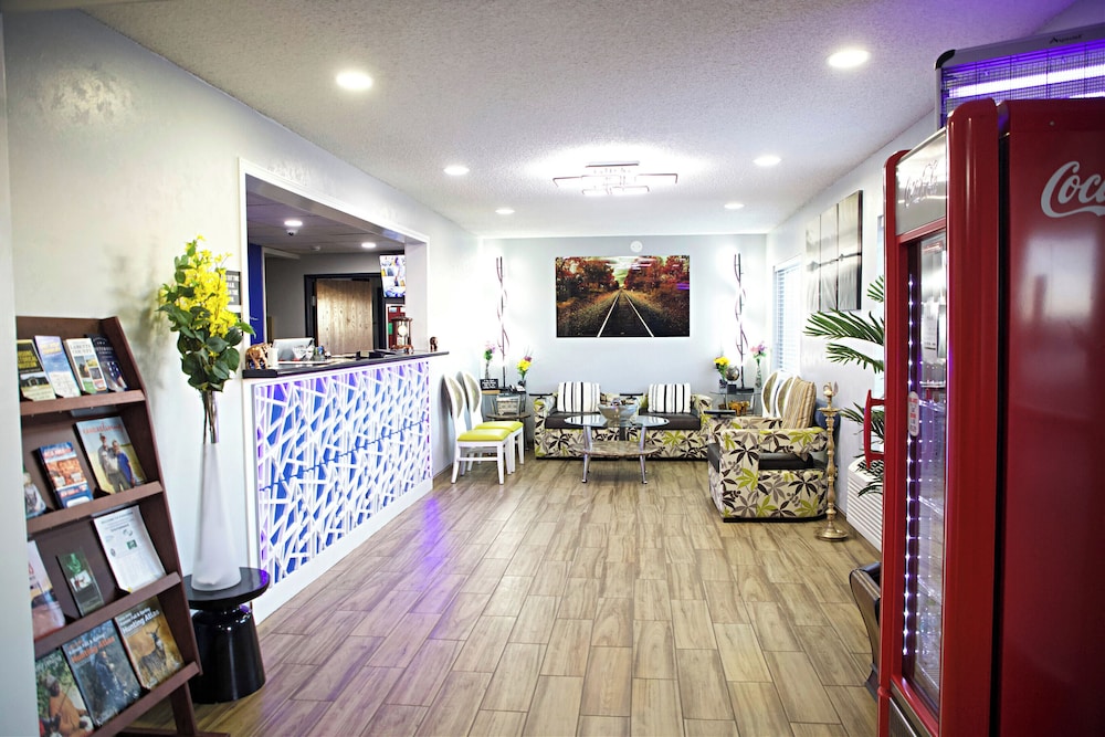 Super 8 by Wyndham Parsons - photo 4