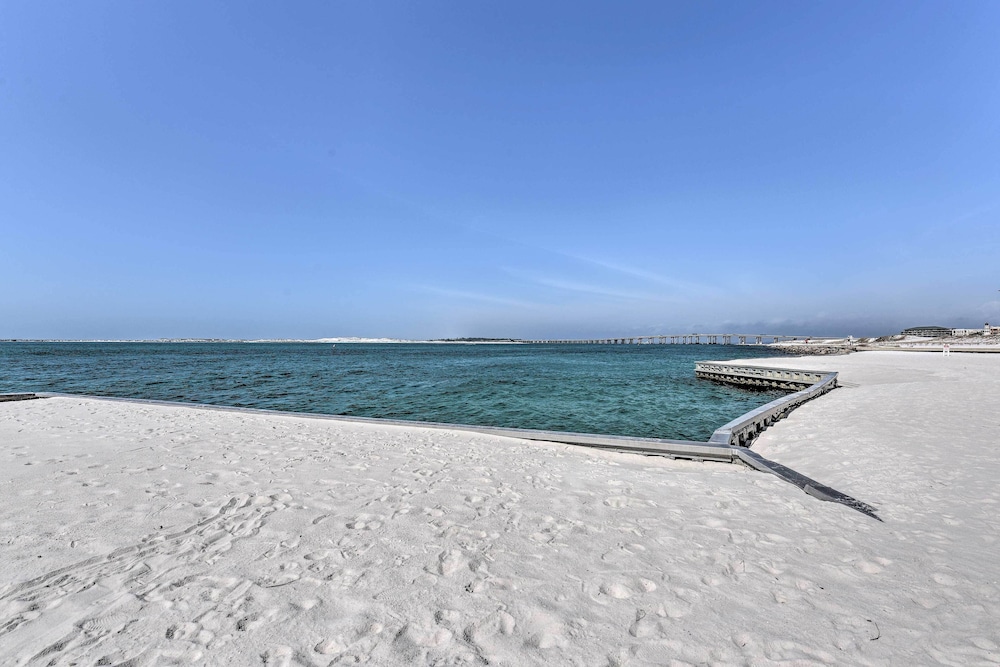 Gulf View Destin Condo with Resort Pool and Spa - photo 19