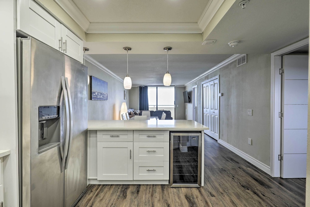 Waterfront Resort Condo with Private Beach and Pool - photo 8