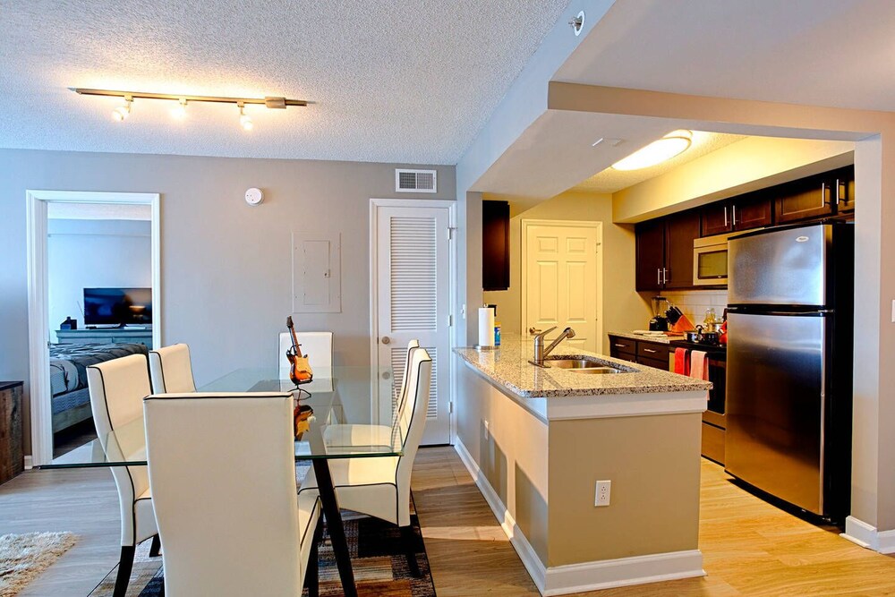 Skyline Suite with Penthouse & Rooftop Deck 6BR by Maddox Hotel - photo 5