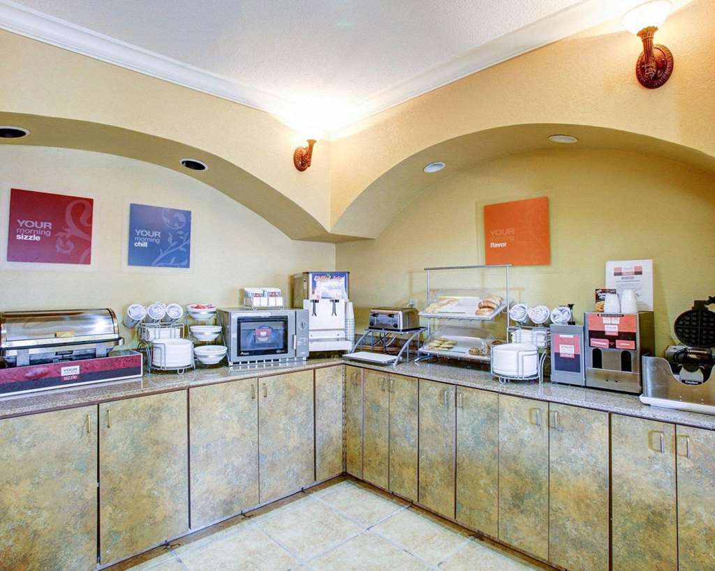 Comfort Suites Brenham - photo 25