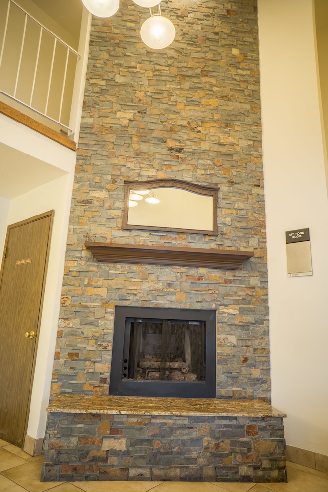 Sunnyside Inn & Suites - photo 101