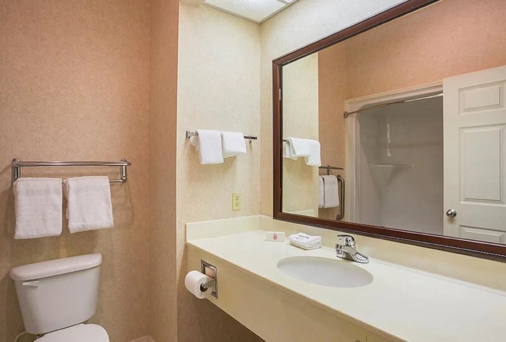 Red Roof Inn Whitley City - photo 12