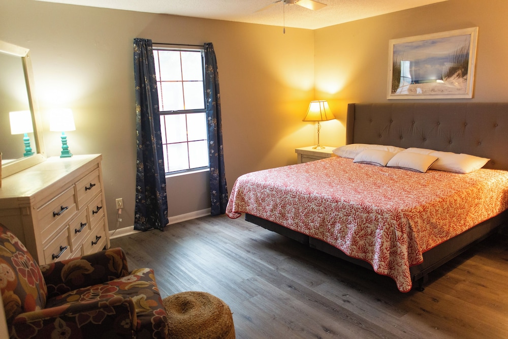 Navarre Beach Camping Resort - photo 9