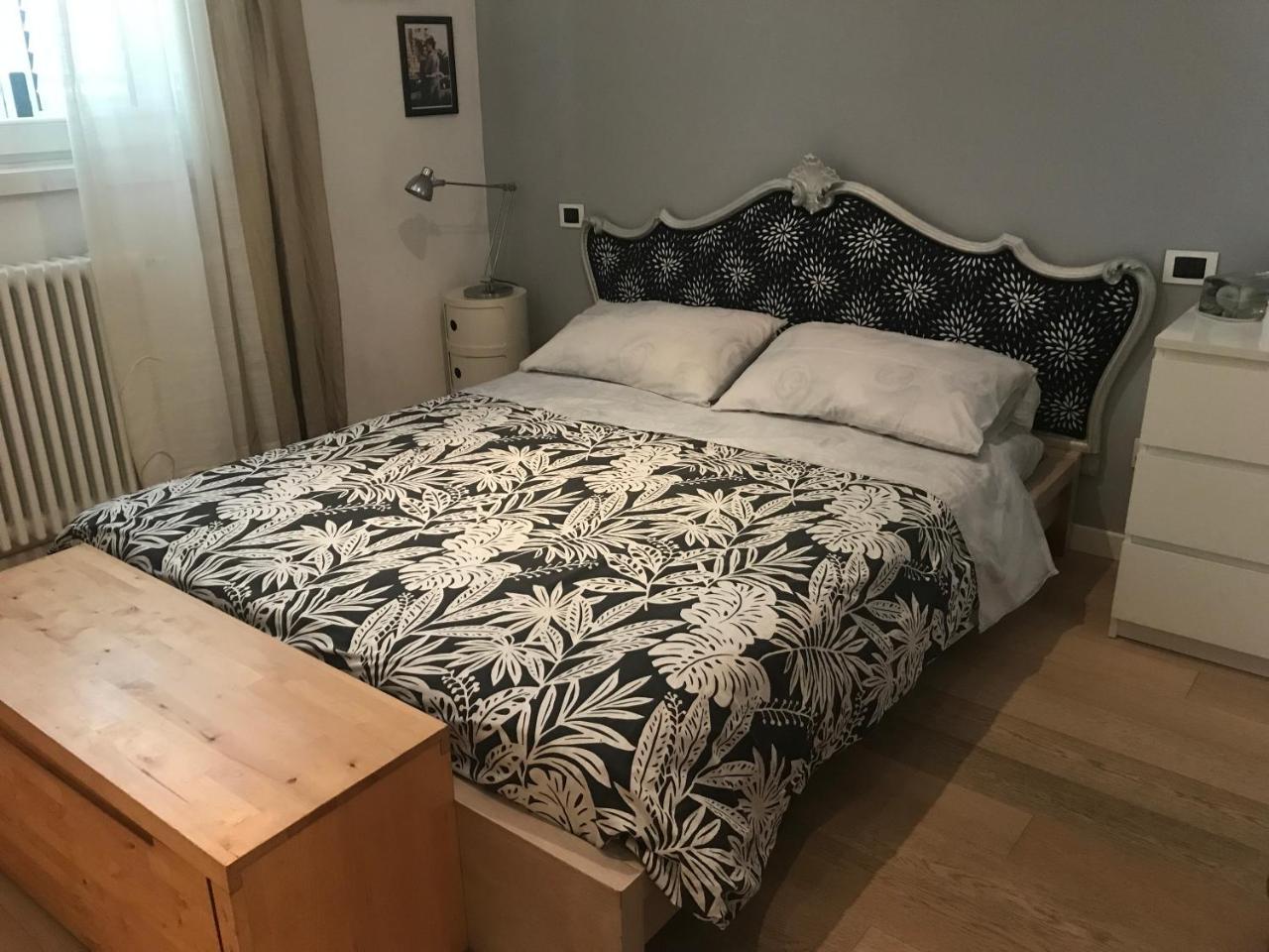 Camera Con Bagno Privato E Parcheggio — Lucca