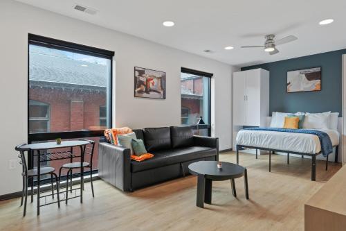 CozySuites on Mass with garage parking #18 — 4-Star Luxury Hotel in Indianapolis, United States